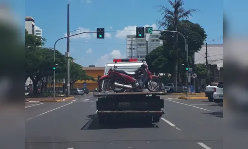 
							PM realiza operação blitz no centro de Apucarana
						
						