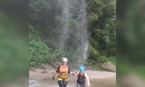 
							Três pessoas da mesma família morrem em cachoeira no PR
						
						