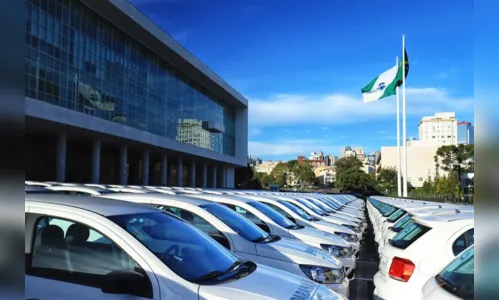 
							Governo entrega automóveis para a Saúde dos 399 municípios
						
						