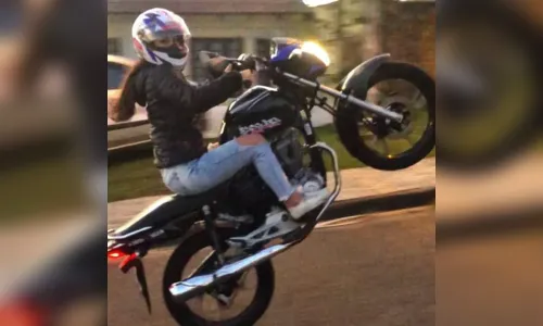 
							Jovem que empinou moto diante da PM morre no hospital
						
						