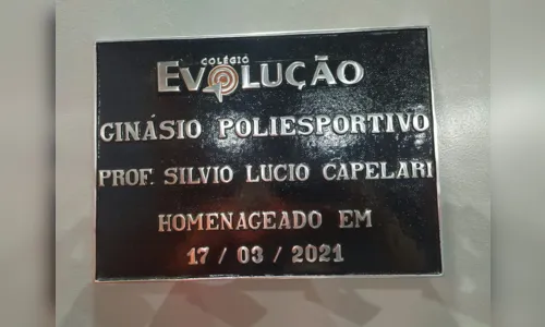 
							Professor vítima da Covid-19 recebe homenagem em Apucarana
						
						