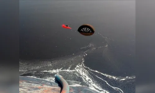 
							Duas pessoas morrem após carro cair em tanque de dejetos
						
						