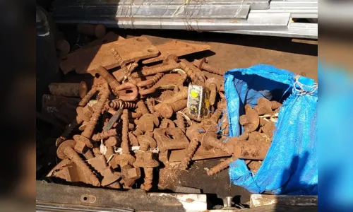 
							Homens são presos após furto de objetos de linha férrea
						
						