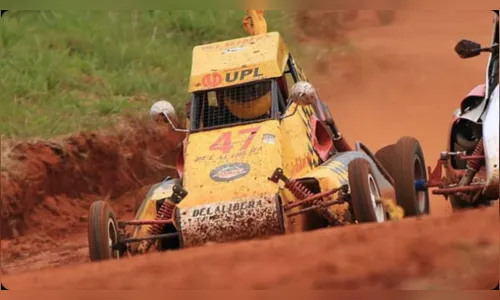 
						
							Piloto de Jandaia do Sul assume liderança no Kart Cross
						
						