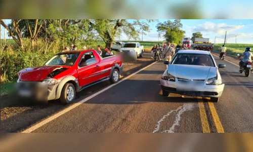 
							Uma  pessoa fica ferida em acidente envolvendo três carros
						
						