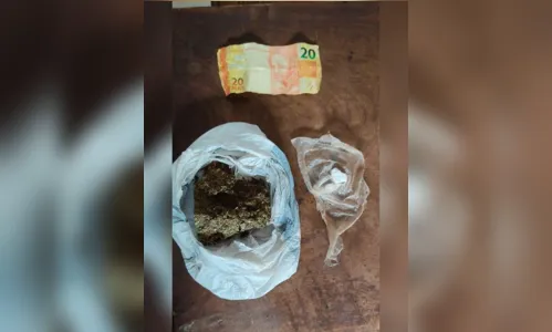
							PM prende homem por tráfico de drogas em Apucarana
						
						