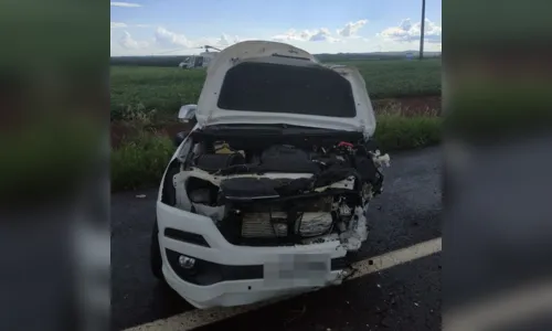 
						
							Acidente entre camionete  e carro deixa dois mortos no PR
						
						