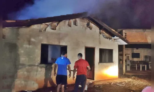 
						
							Homem morre carbonizado durante incêndio, em Faxinal
						
						