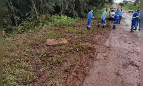 
							Caminhão tomba em ribanceira entre Faxinal e Cruzmaltina
						
						