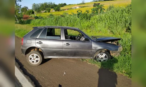 
						
							Carros colidem na PR-444 em Arapongas; idosa fica ferida
						
						