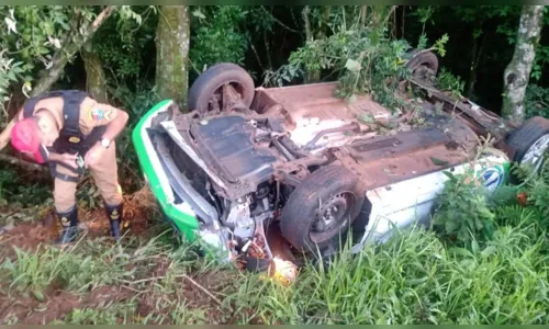 
						
							Carro da Saúde de Lunardelli capota na Rodovia PR-466
						
						