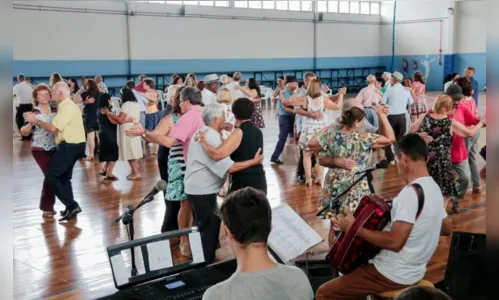 
						
							Apucarana retoma nesta quarta-feira Baile da Terceira Idade
						
						