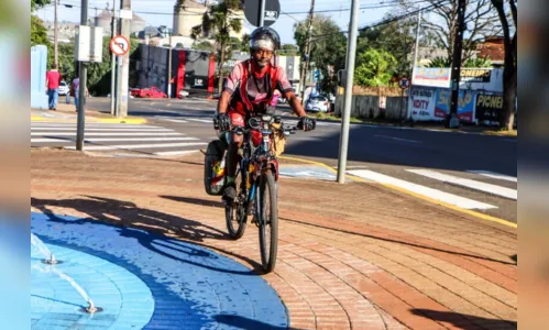 
						
							Conheça a história do homem que pedala há 30 anos para pagar promessa
						
						