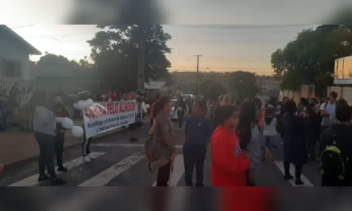 
						
							Após protestos, técnico do NRE vai atuar junto à comunidade escolar
						
						