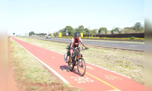 
						
							Conheça a história do homem que pedala há 30 anos para pagar promessa
						
						