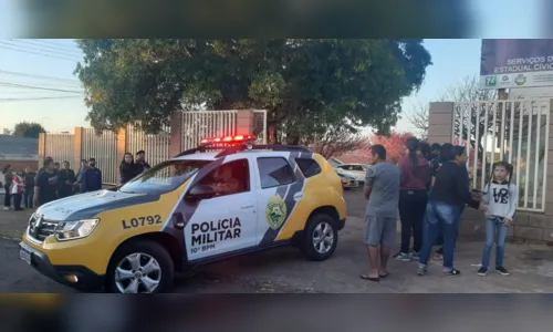 
						
							Pais protestam em frente a escola de garoto morto após briga
						
						