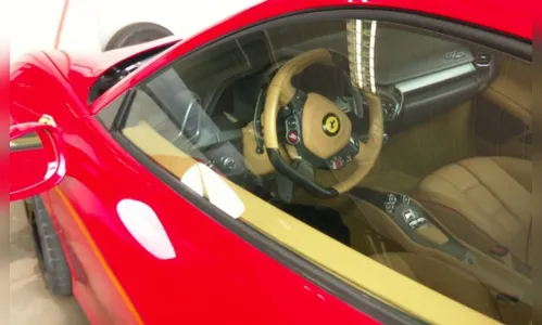 
							Ferrari apreendida pela PF vai a leilão no Paraná; veja as fotos
						
						