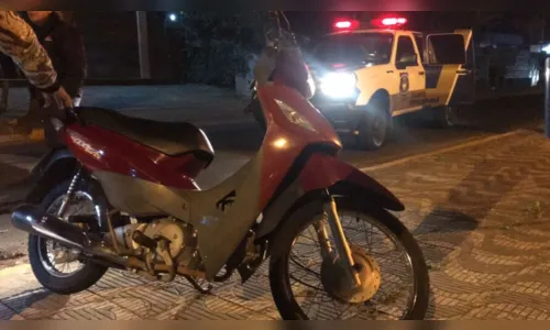 
							Motociclista é socorrida após atropelar cachorro em Apucarana
						
						