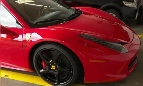 
							Ferrari apreendida pela PF vai a leilão no Paraná; veja as fotos
						
						