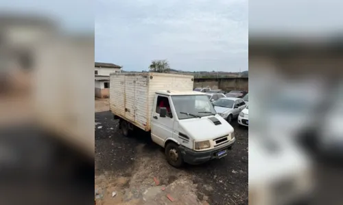 
						
							Homens furtam caminhão em Apucarana e invadem empresa na região
						
						