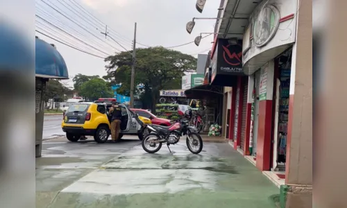 
						
							Ladrões armados com revólver assaltam farmácia em Apucarana
						
						