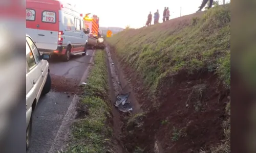 
							Acidente entre carro e carreta deixa cinco vítimas feridas na PR-444
						
						