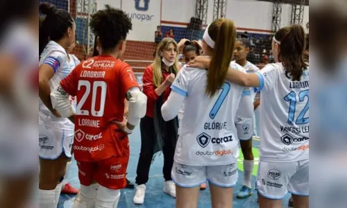 
						
							Apucaranenses são campeãs sul-americanas de futsal com o Brasil
						
						