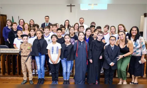 
							Estudantes promovem júri simulado no fórum de Apucarana
						
						