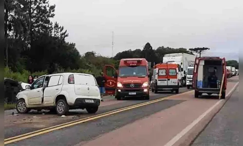 
							Colisão envolvendo ambulância no Paraná deixa quatro feridos
						
						