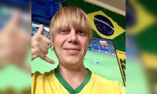 
						
							Após 4 anos, 'Psicopata do Hexa' reaparece torcendo pelo Brasil
						
						