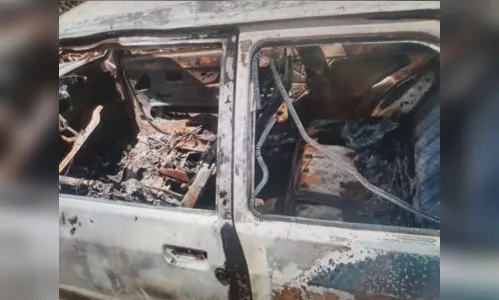 
						
							Homem vira réu por atear fogo e matar esposa queimada dentro de carro
						
						