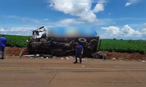 
						
							Veículo com placas de Arapongas se envolve em acidente fatal no Paraná
						
						
