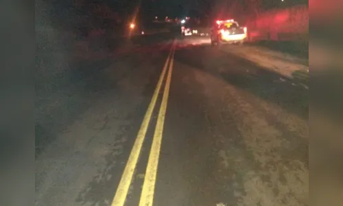 
							Pedestre morre após ser atingido por retrovisor de caminhão na PR-431
						
						