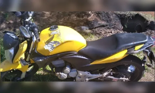 
						
							Jovens ficam feridos em acidente entre moto e caminhão na PR-487
						
						