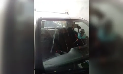 
						
							Morador de Apucarana procura a polícia ao ter carro atingido por ovos
						
						