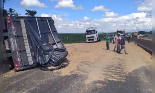 
						
							Uma pessoa morre e duas ficam feridas em acidente na BR-163
						
						