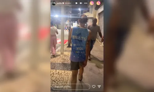 
						
							Após horas em trio elétrico, Anitta se disfarça para curtir Carnaval
						
						