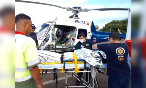 
						
							Carreta tomba na BR-376 e deixa motorista ferido em Mauá da Serra
						
						