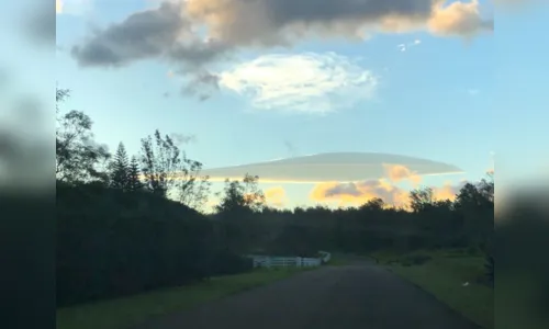 
						
							Nuvens com formato de óvni chamam a atenção de observadores; veja
						
						