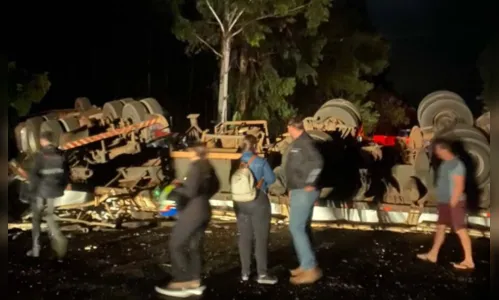 
						
							Colisão frontal entre carro e caminhão deixa dois feridos na BR-163
						
						