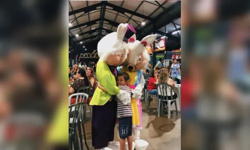 
						
							Pontos turísticos de Apucarana ganham decoração especial para a Páscoa
						
						