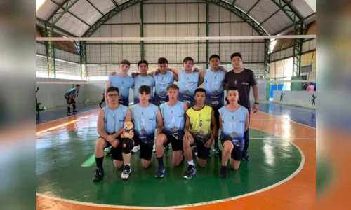 
						
							Voleibol feminino de Apucarana é campeão na fase regional dos JEP's
						
						