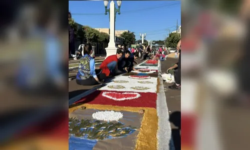 
						
							Tapetes colorem municípios da região no Corpus Christi; veja fotos
						
						