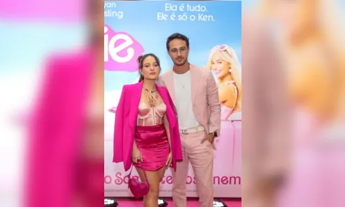 
						
							Larissa Manoela assusta ao usar acessório em pré-estreia de filme
						
						