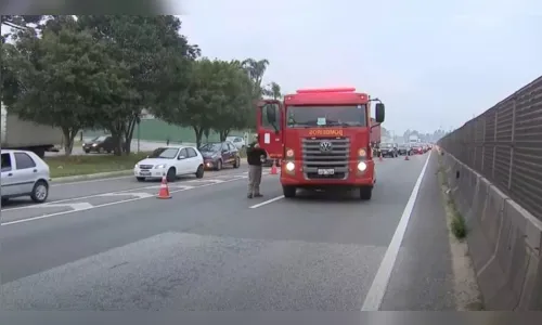 
						
							Acidente interdita faixas da BR-277 entre cidades do Paraná
						
						