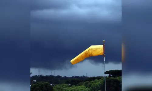 
						
							Alerta laranja: PR pode ter tempestades com ventos de até 100 km/h
						
						