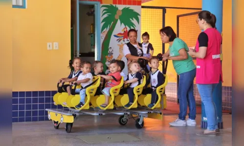 
						
							Carrinho de transporte faz a festa das crianças em Arapongas
						
						