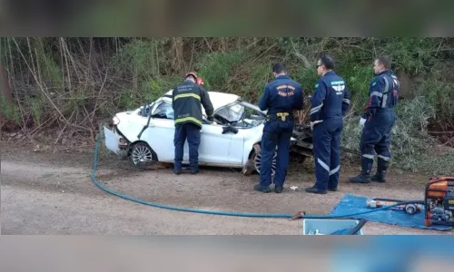 
						
							Identificada mulher que morreu em acidente na BR-376 em Marialva
						
						