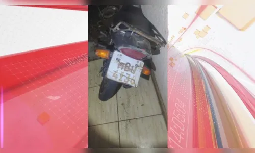 
						
							Jovem é preso dirigindo moto com placa de papel e sem CNH
						
						