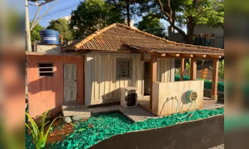 
						
							Artesão cria miniatura da casa de Chitãozinho & Xororó no PR; veja
						
						